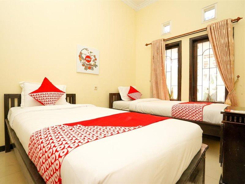 OYO 1087 Homestay Potato House Bromo Esterno foto